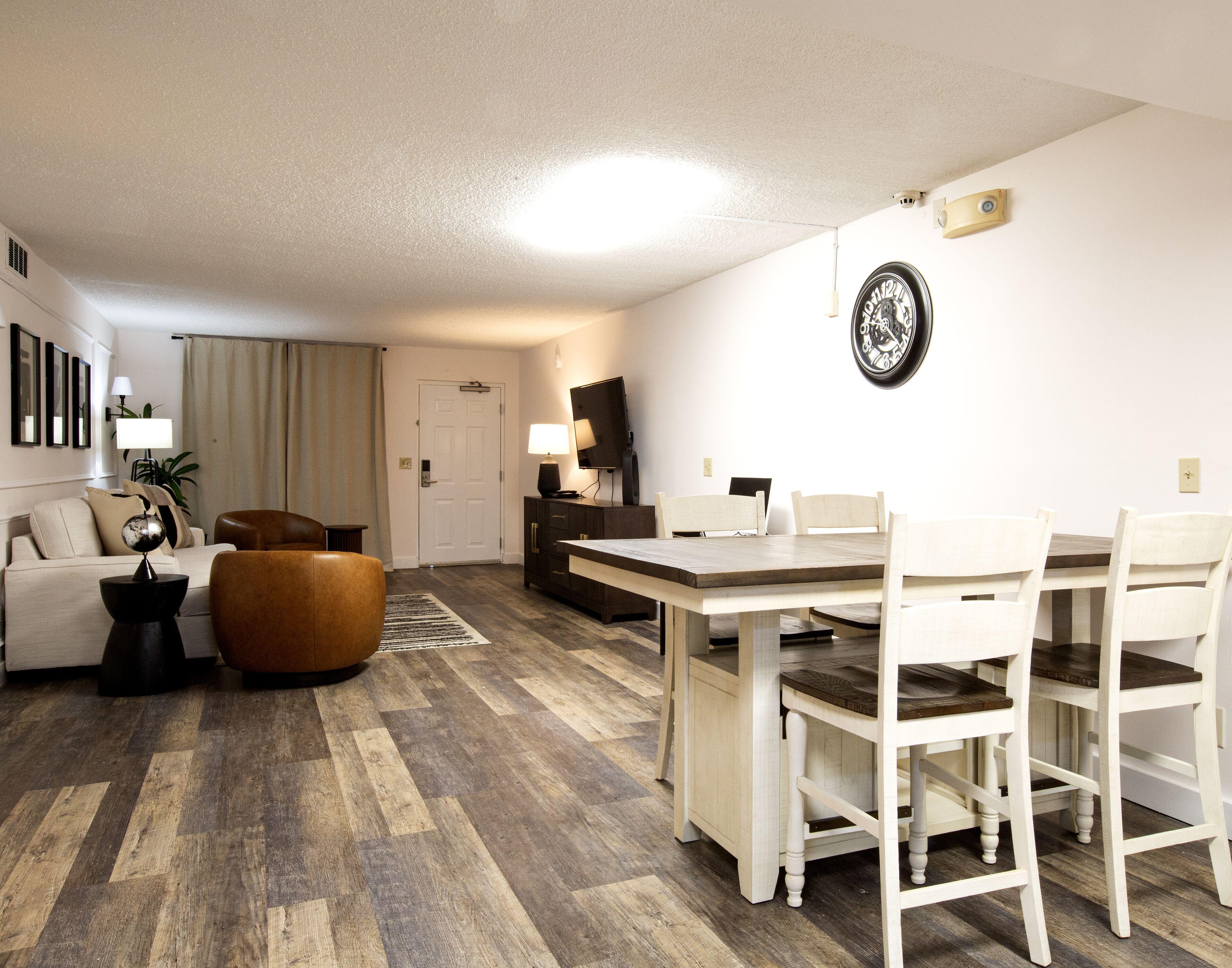 Executive Suite,1576720577:JPEG